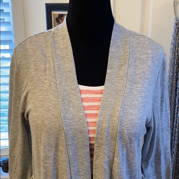 Ruffle cardigan - Picture 2 of 8